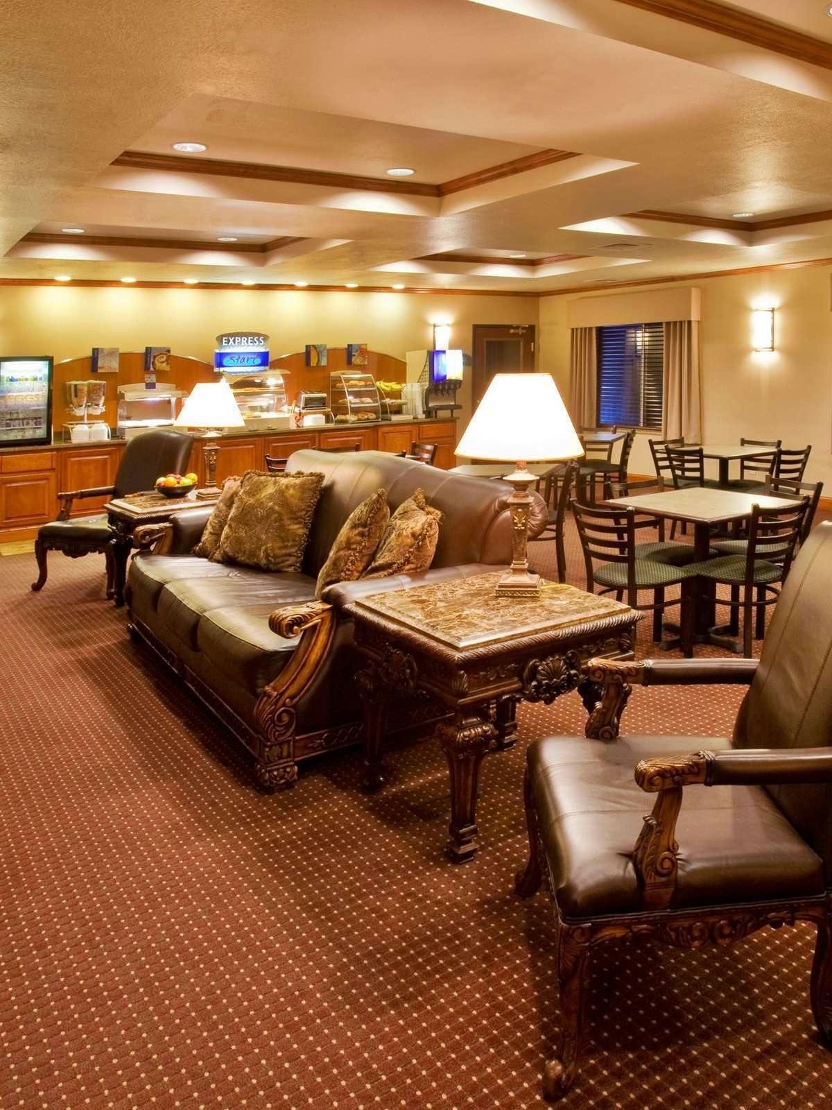 Hotel Holiday Inn Express Hotel & Suites Le Mars photo 5