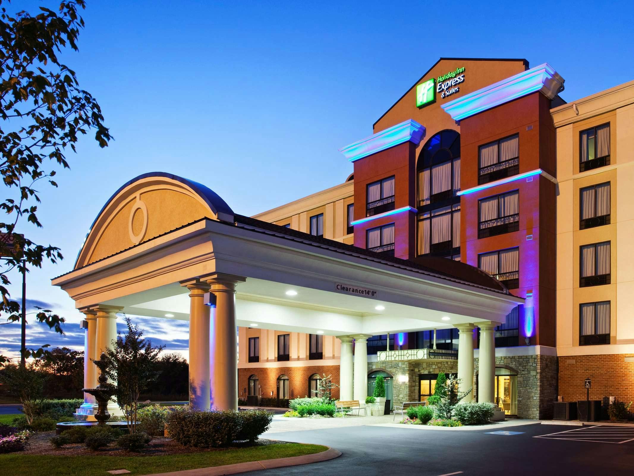 Holiday Inn Express Hotel & Suites Lebanon