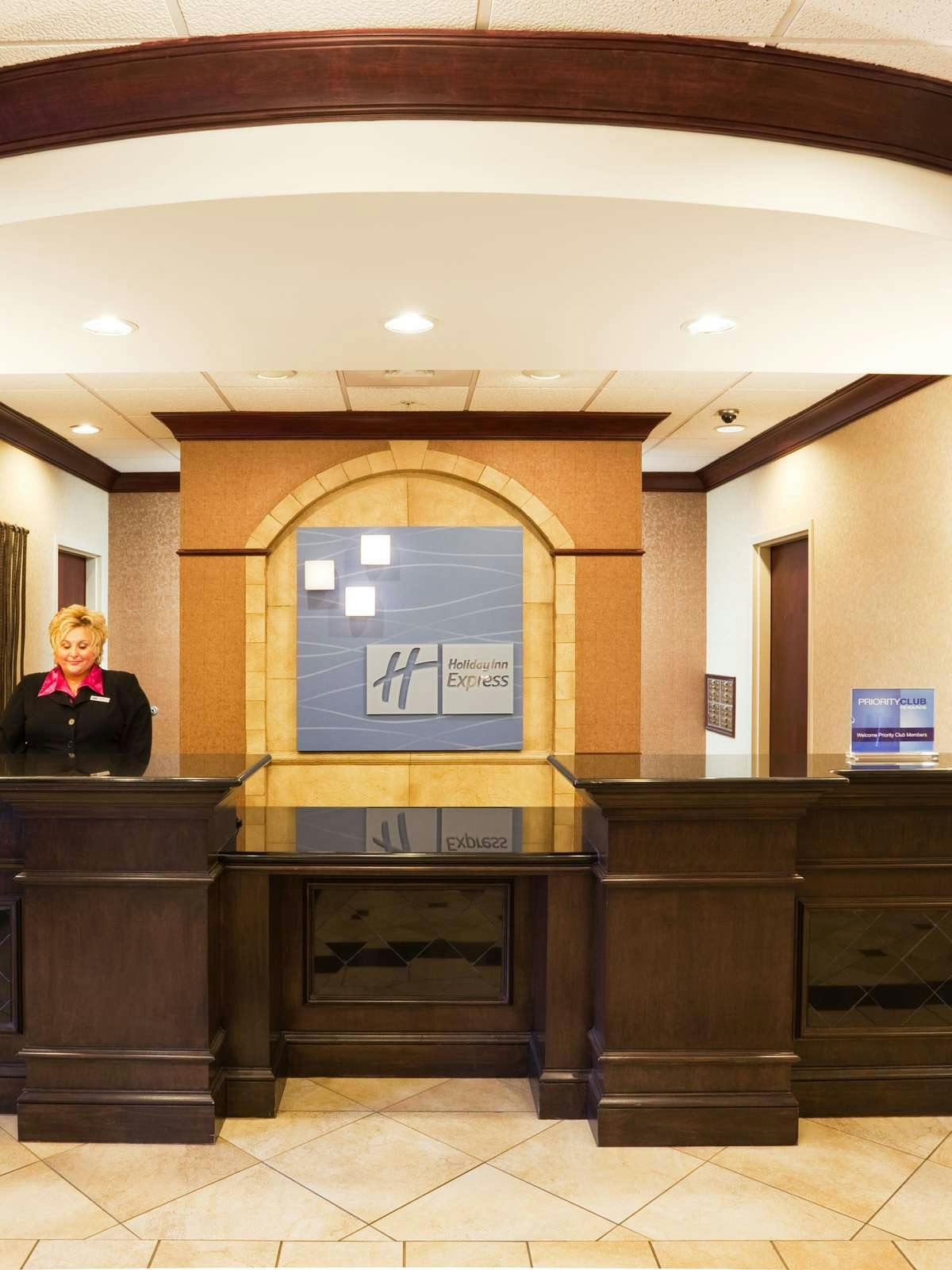 Hotel Holiday Inn Express Hotel & Suites Lebanon photo 4