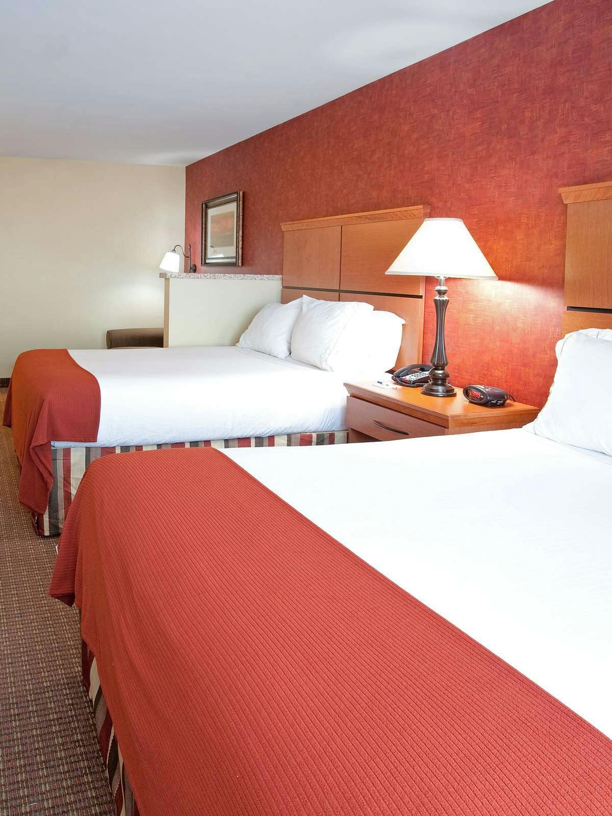 Hotel Holiday Inn Express Hotel & Suites Loveland photo 1