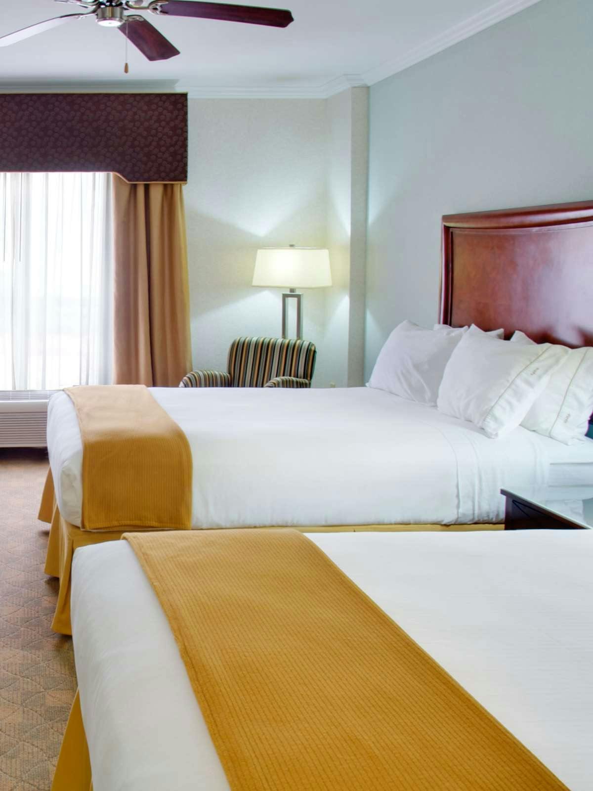 Hotel Holiday Inn Express Hotel & Suites Lufkin South photo 1