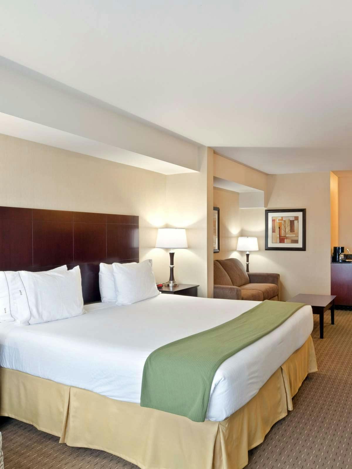 Hotel Holiday Inn Express & Suites Seattle North - Lynnwood, an IHG Hotel photo 1