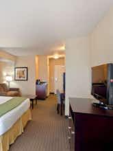Hotel Holiday Inn Express & Suites Seattle North - Lynnwood, an IHG Hotel photo 2