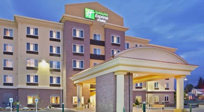 Holiday Inn Express & Suites Seattle North - Lynnwood, an IHG Hotel