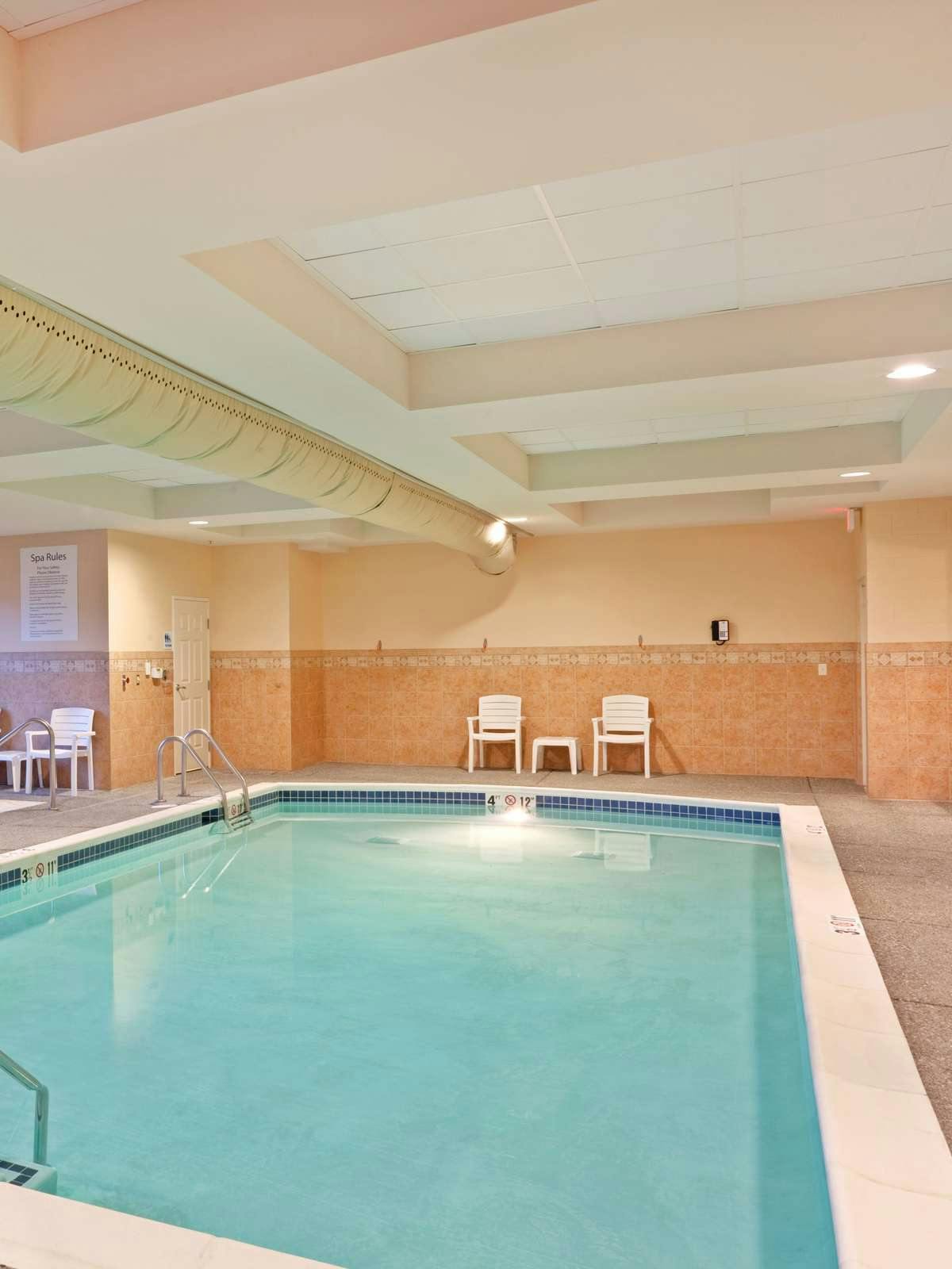 Hotel Holiday Inn Express & Suites Seattle North - Lynnwood, an IHG Hotel photo 5