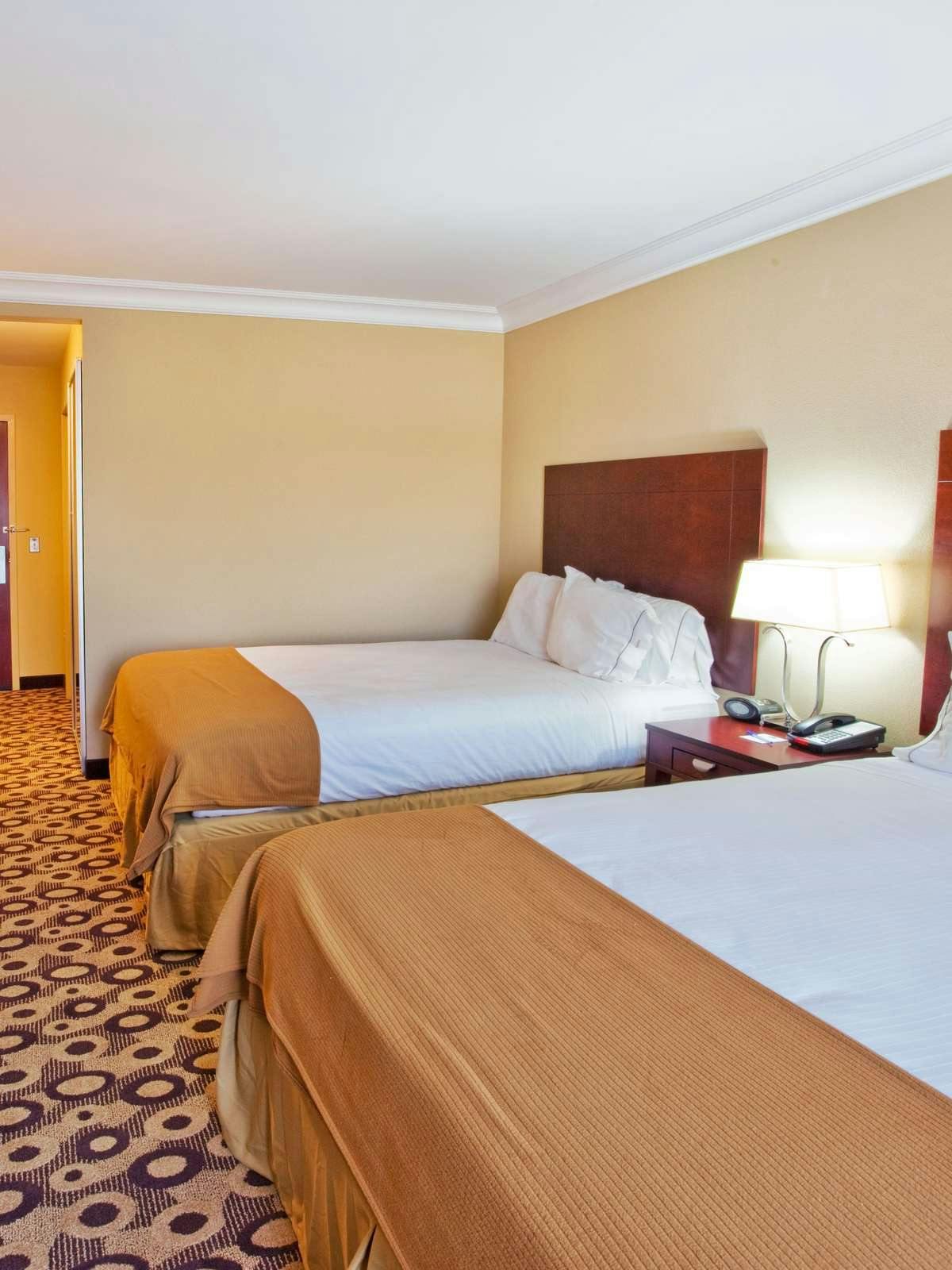 Hotel Holiday Inn Express Hotel & Suites Macon West photo 1