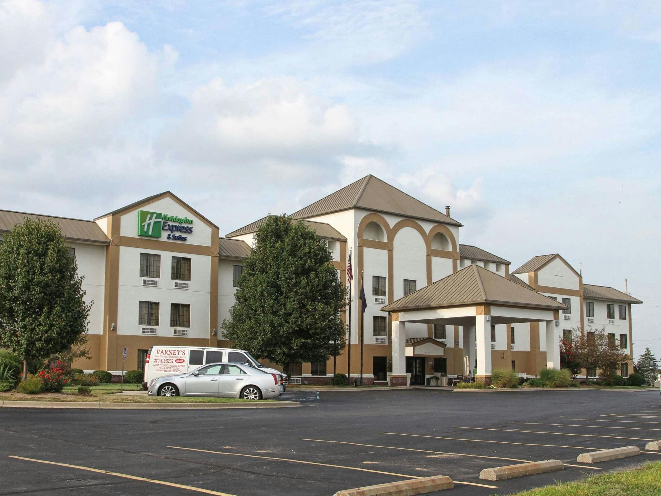 Holiday Inn Express Hotel & Suites Madison