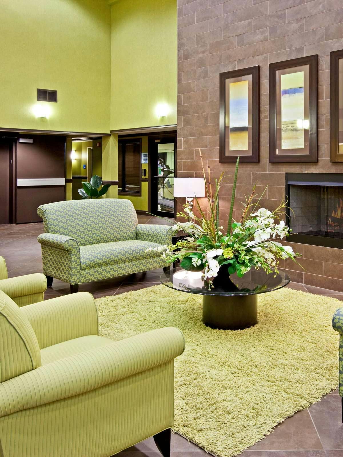Hotel Holiday Inn Express Hotel & Suites Madison photo 4