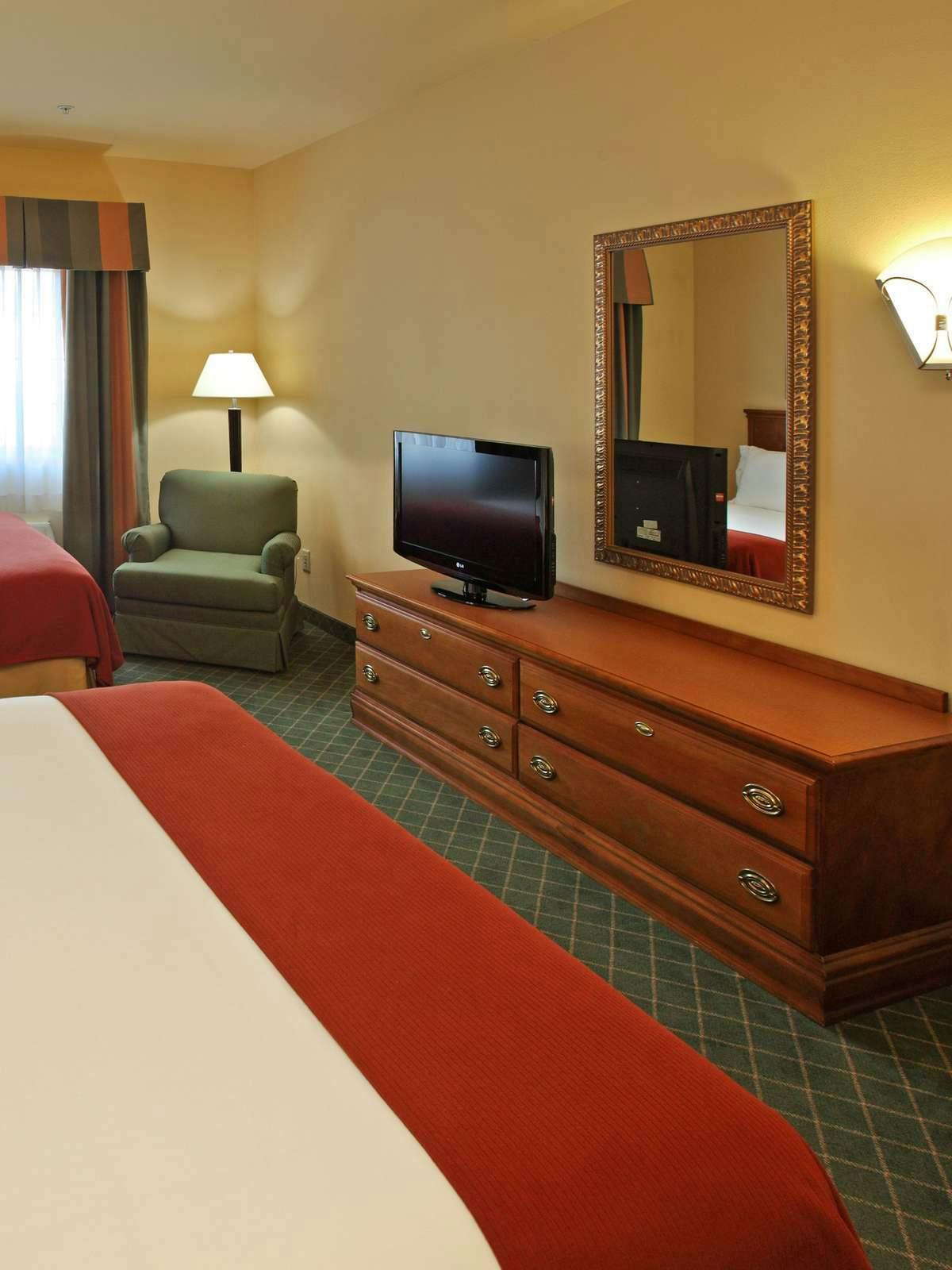 Hotel Holiday Inn Express Hotel & Suites Magnolia Lake Columbia photo 2