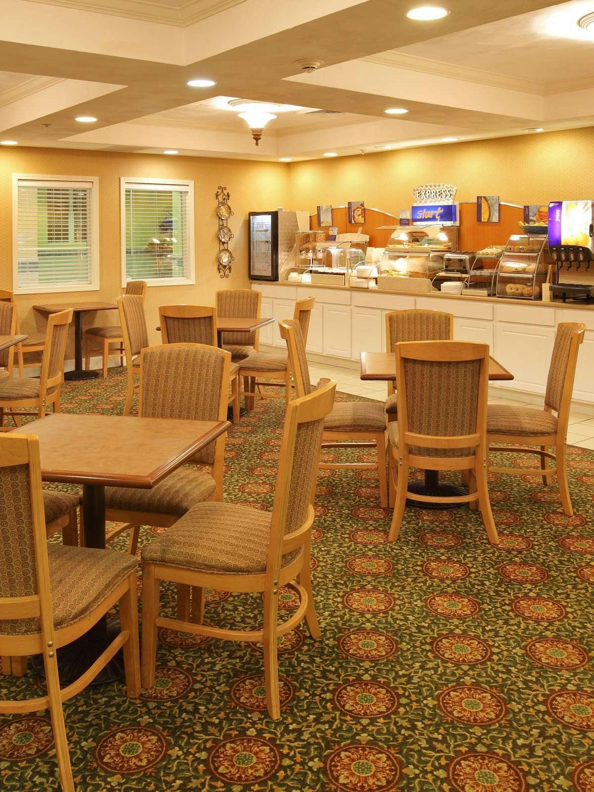 Hotel Holiday Inn Express Hotel & Suites Magnolia Lake Columbia photo 5