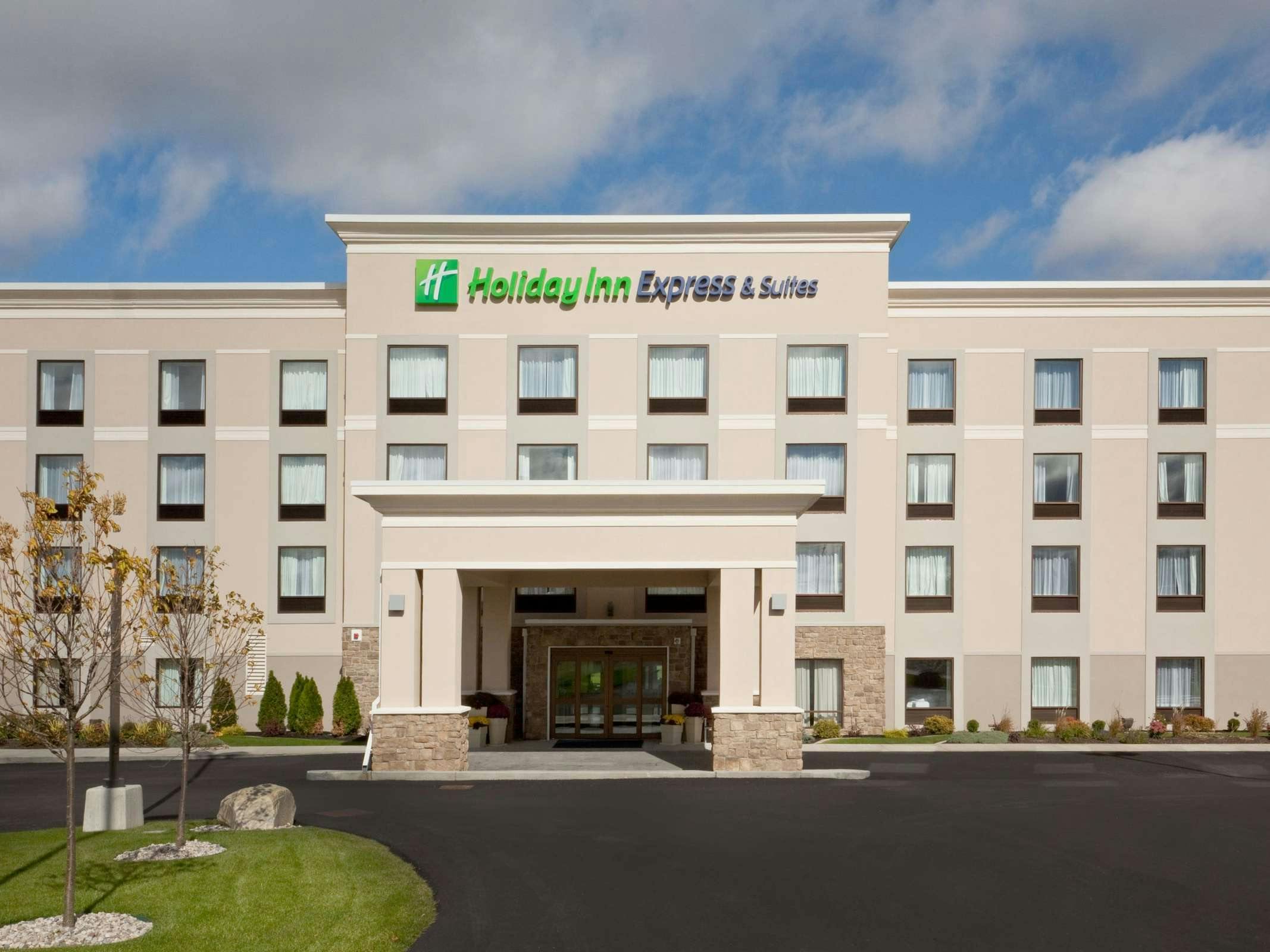 Holiday Inn Express Hotel & Suites Malone