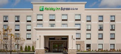 Holiday Inn Express Hotel & Suites Malone