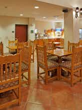 Hotel Holiday Inn Express Hotel & Suites Manteca City Center photo 5