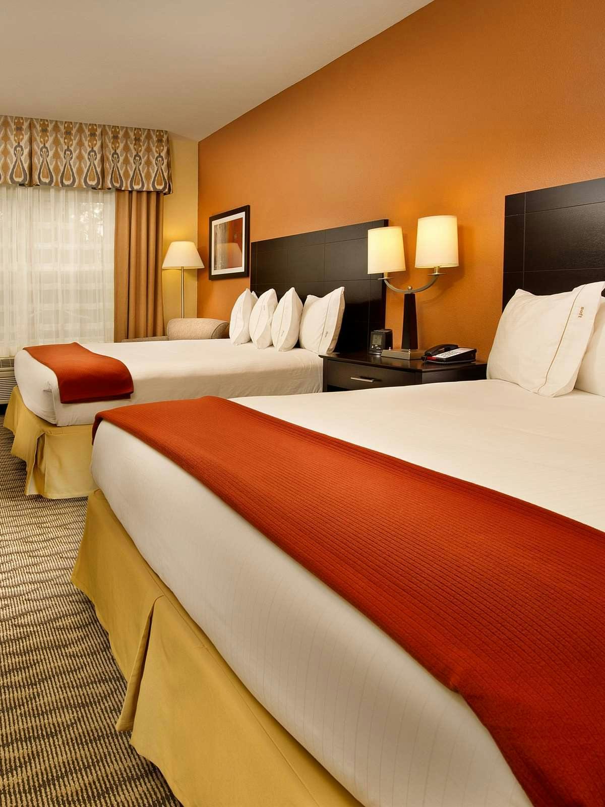 Hotel Holiday Inn Express Hotel & Suites Manassas photo 1