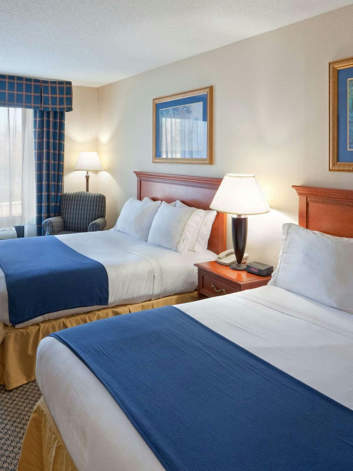 Hotel Holiday Inn Express Hotel & Suites Manchester Airport photo 1