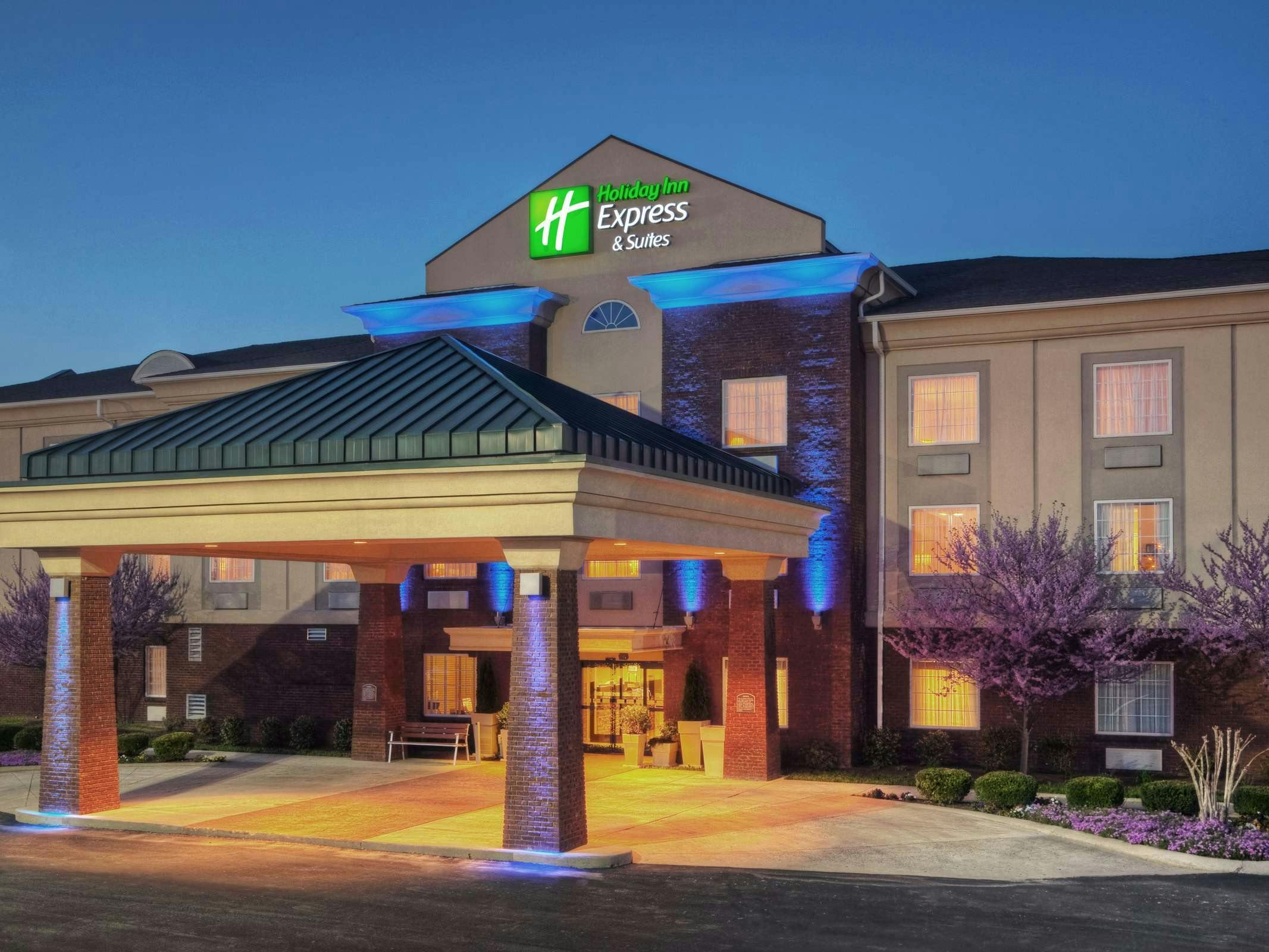 Holiday Inn Express Hotel & Suites Manchester Conference Center