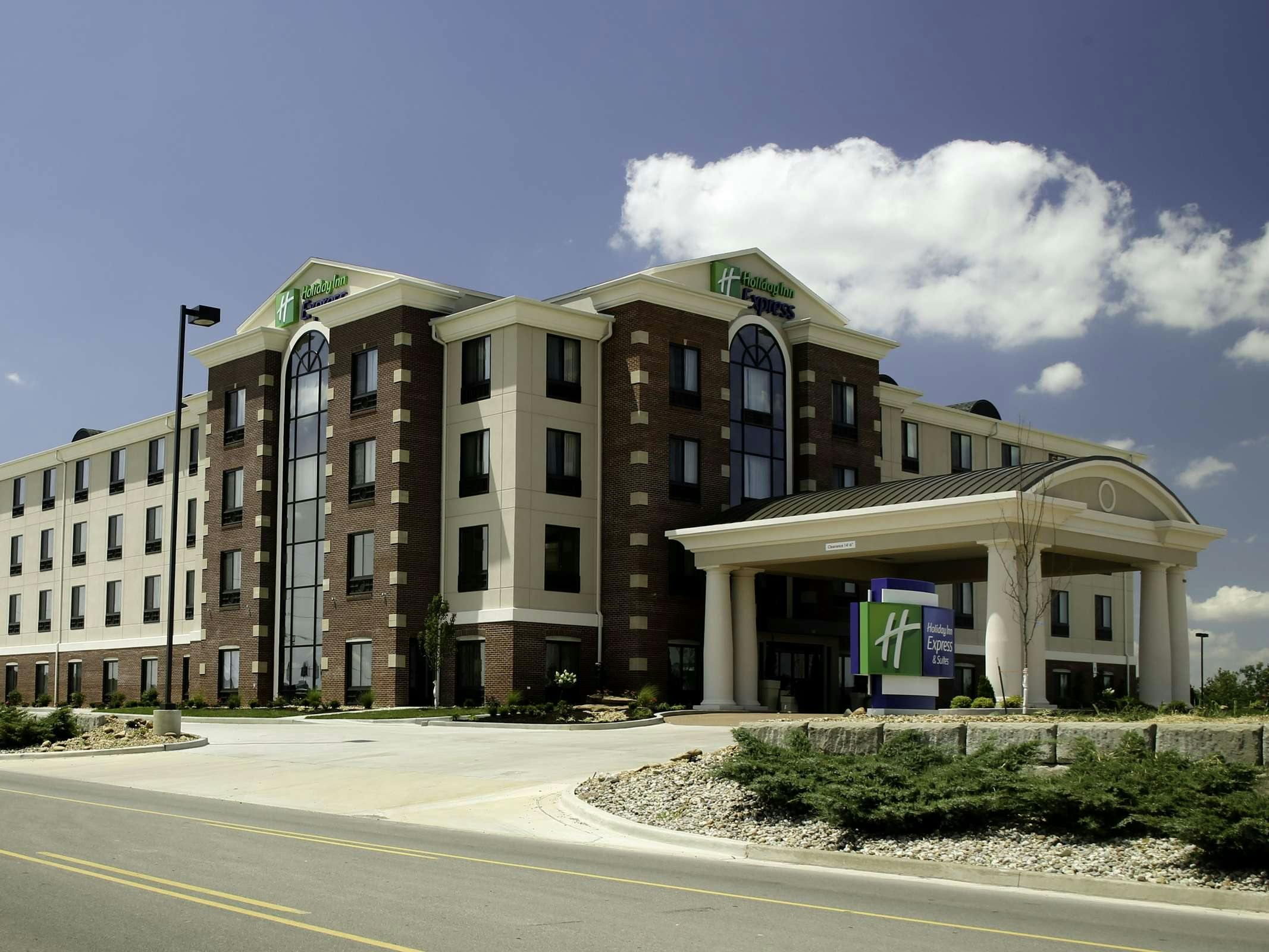 Holiday Inn Express Hotel & Suites Marion