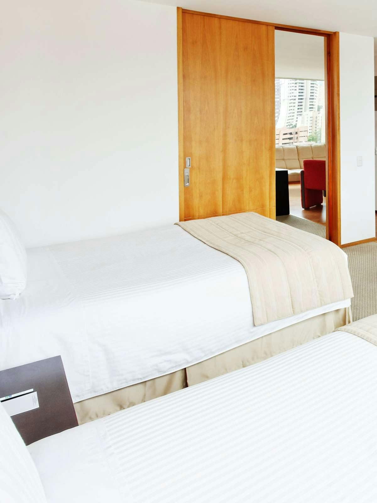 Hotel Holiday Inn Express Hotel & Suites Medellin photo 1