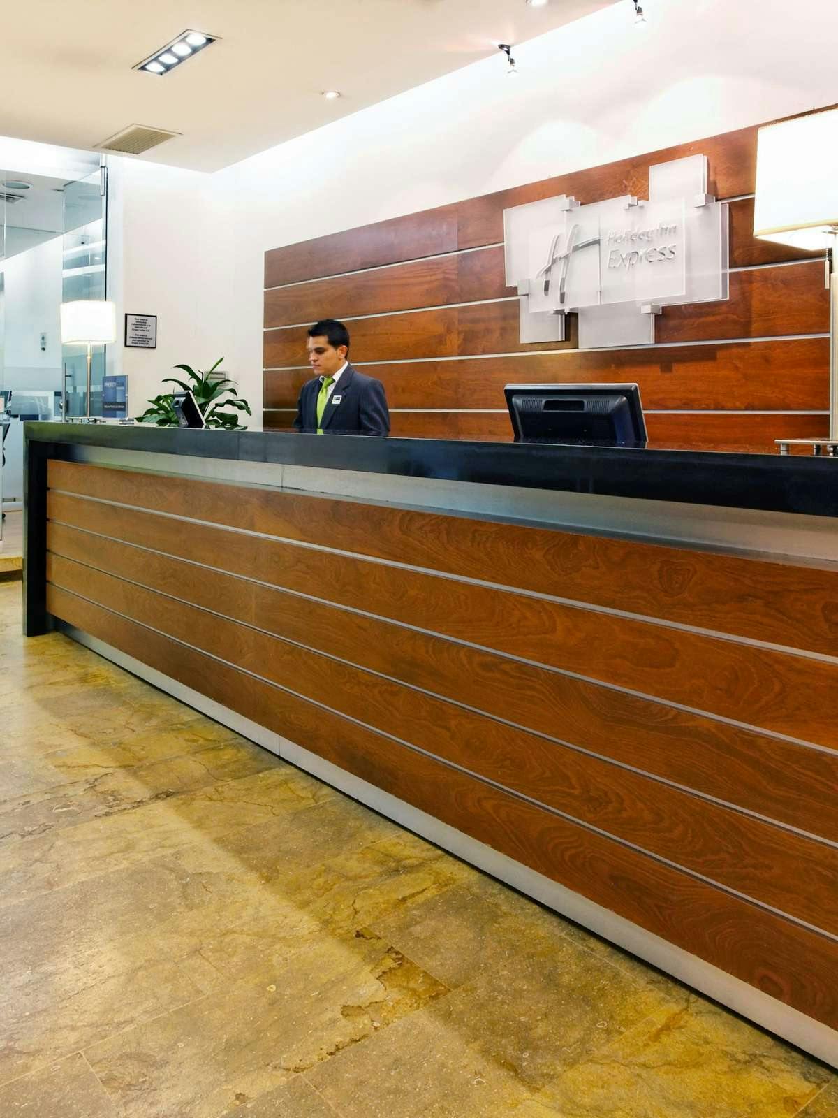 Hotel Holiday Inn Express Hotel & Suites Medellin photo 4
