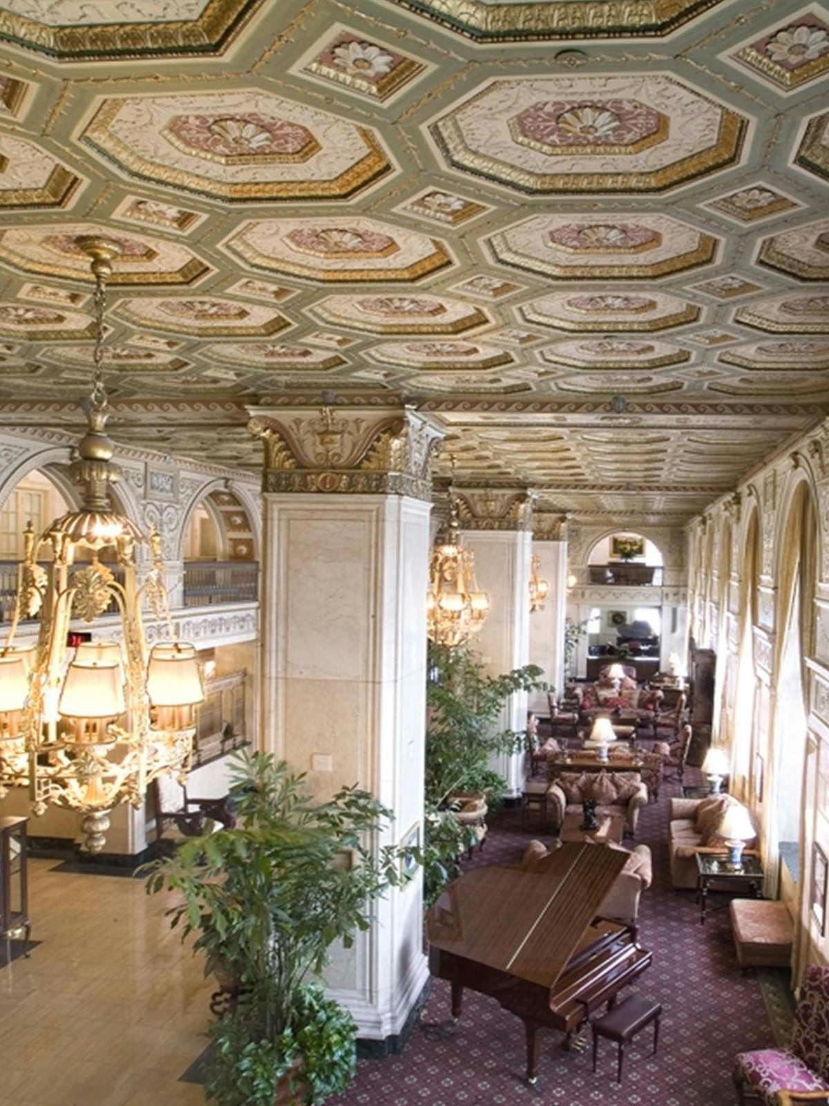 Hotel The Brown Hotel photo 1