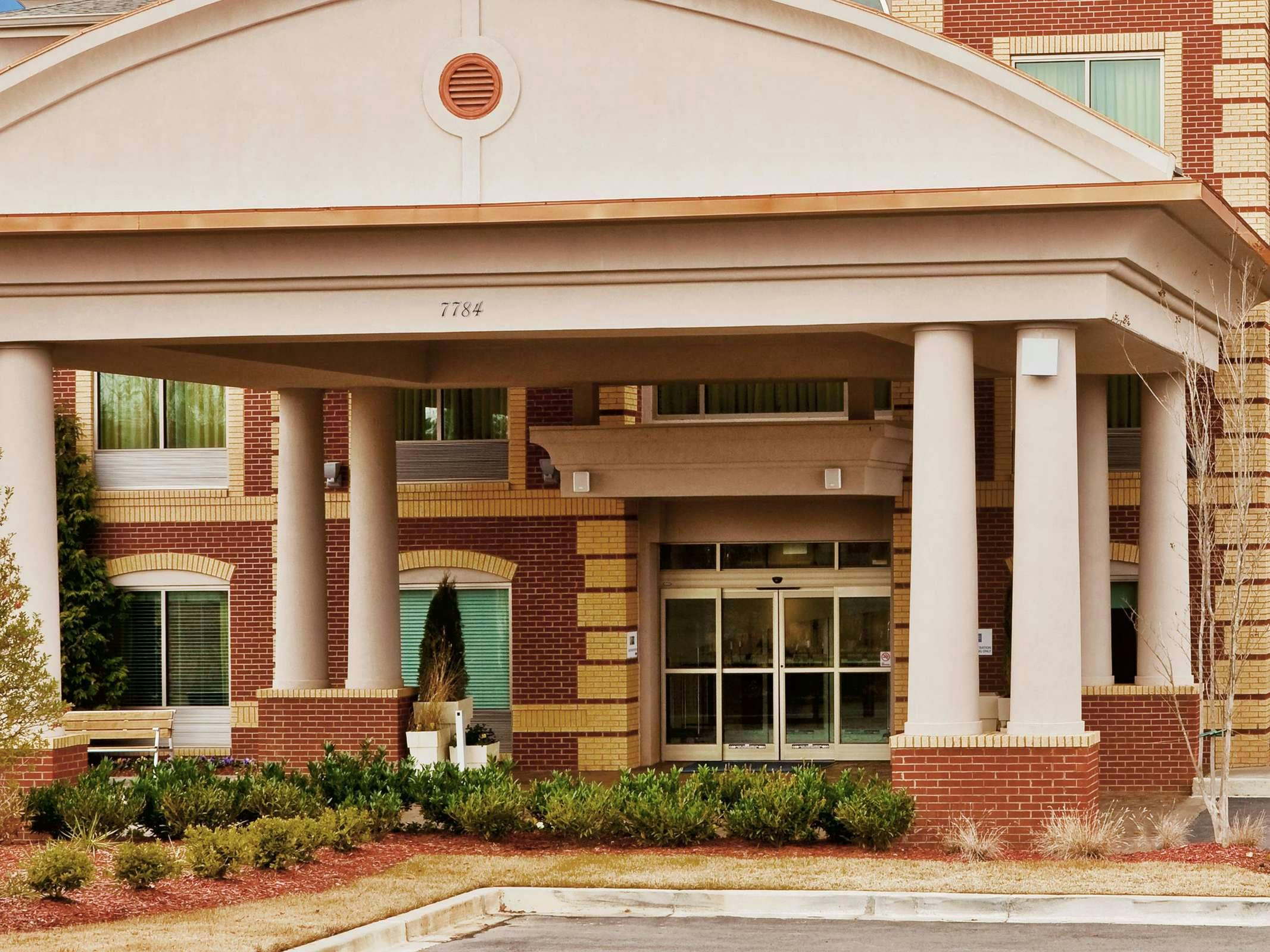 Holiday Inn Express Hotel & Suites Memphis Germantown