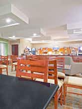 Hotel Holiday Inn Express Hotel & Suites North East photo 5