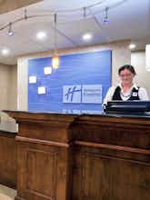 Hotel Holiday Inn Express Hotel & Suites North East photo 4