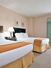 Hotel Holiday Inn Express Hotel & Suites North East photo 1