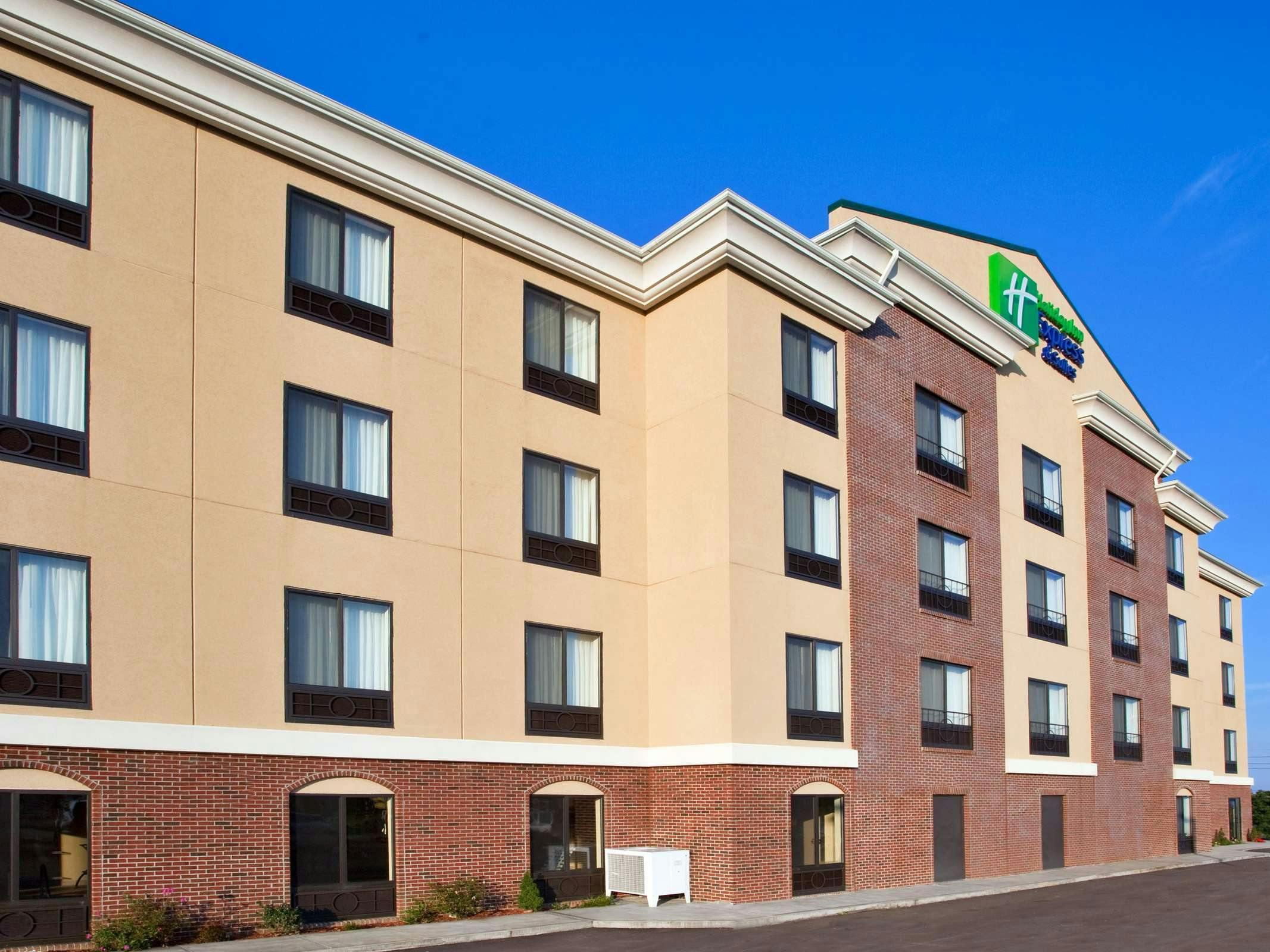 Holiday Inn Express Hotel & Suites North East