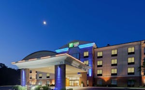 Holiday Inn Express Hotel & Suites North East