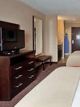 Hotel Holiday Inn Express Hotel & Suites North Kansas City photo 2