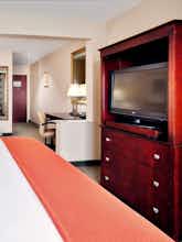 Hotel Holiday Inn Express Hotel & Suites Bradley Airport photo 2