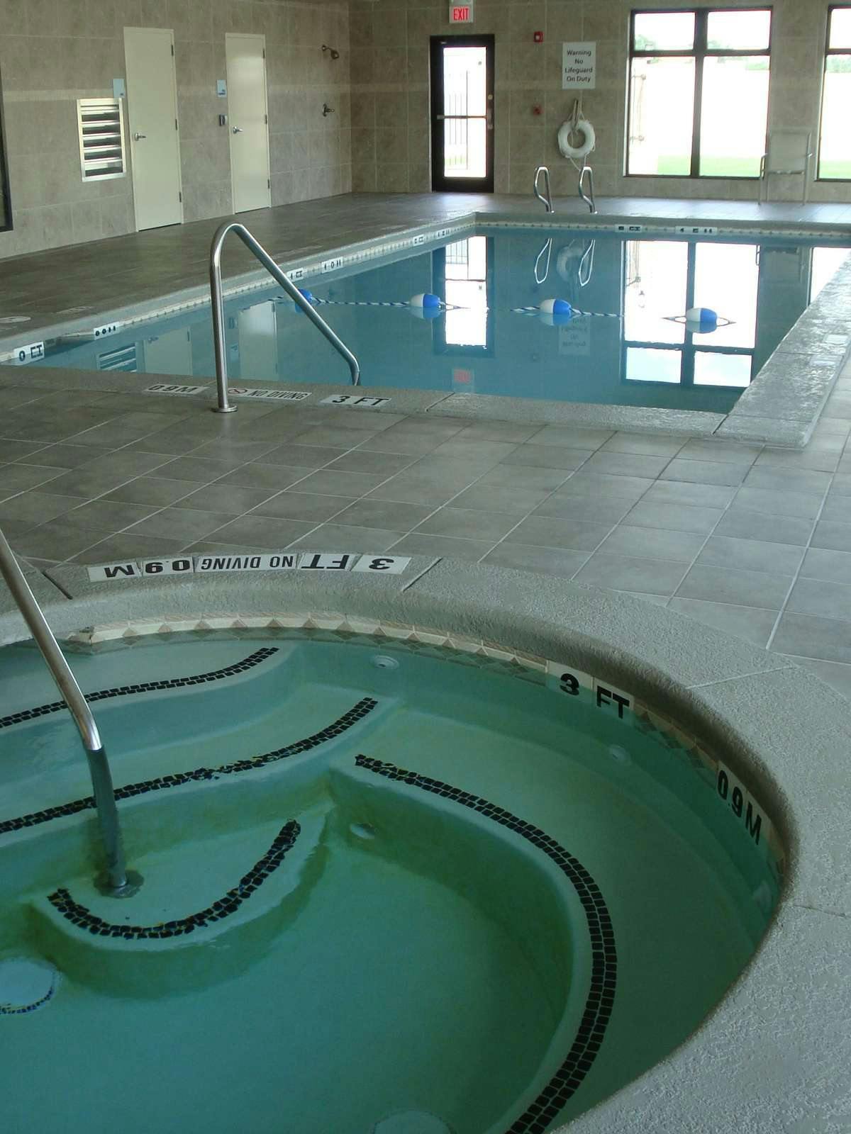 Hotel Holiday Inn Express Hotel & Suites Borger photo 4