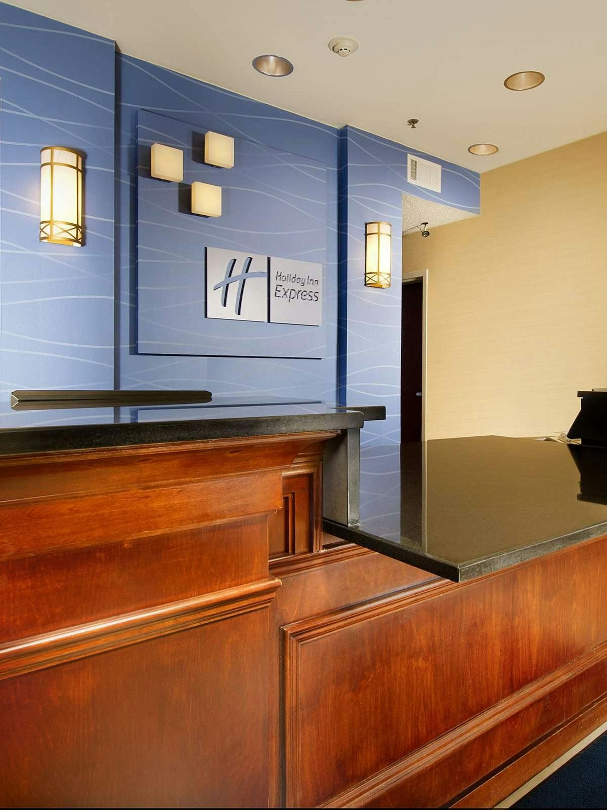 Hotel Holiday Inn Express Hotel & Suites Chambersburg photo 5