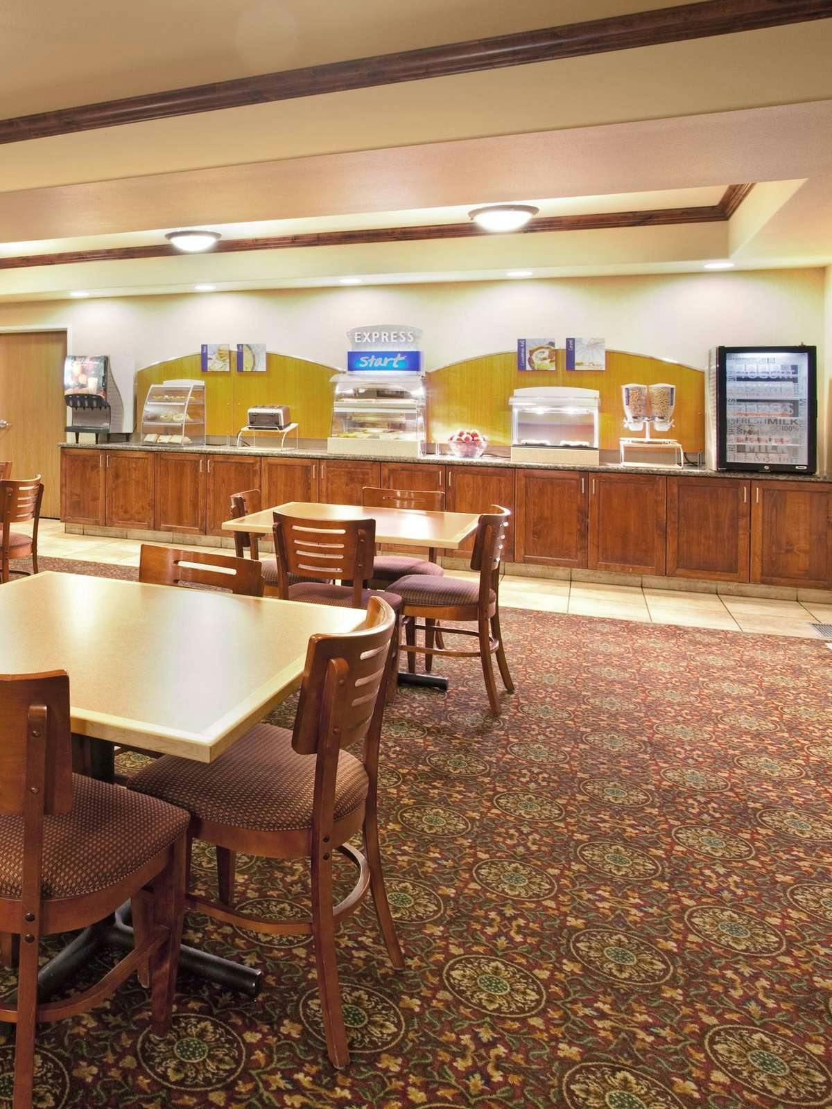 Hotel Holiday Inn Express Hotel & Suites Cedar City photo 5