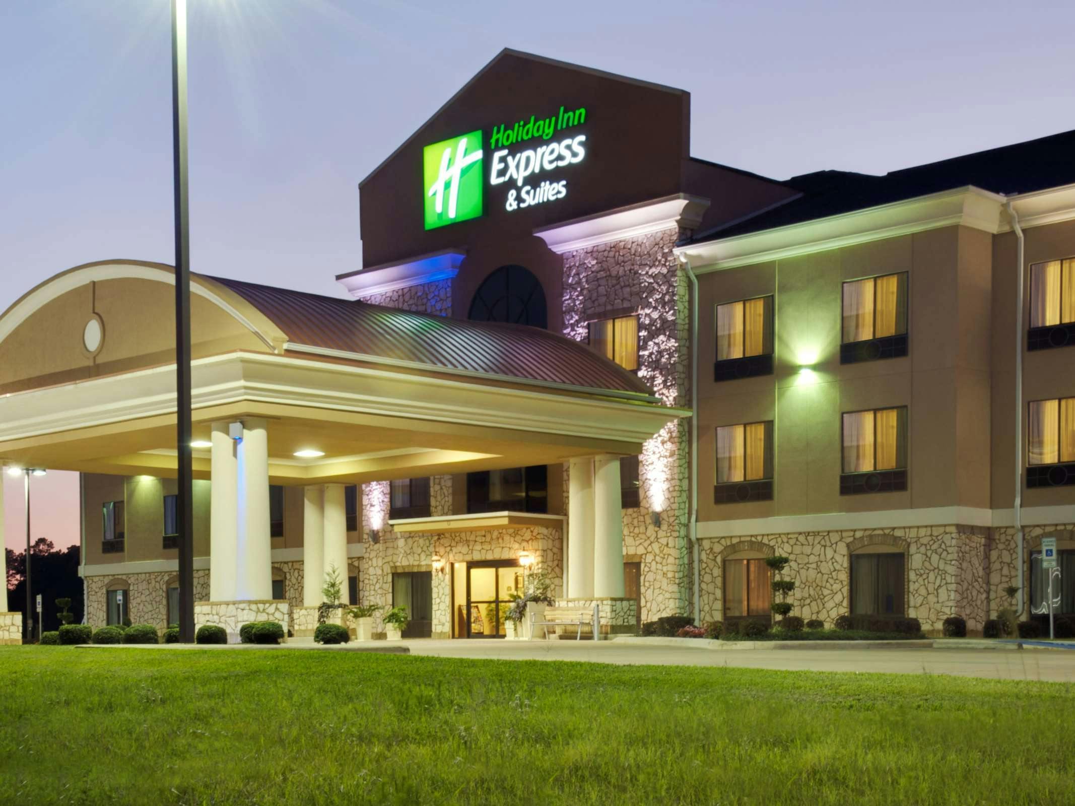 Holiday Inn Express Hotel & Suites Center