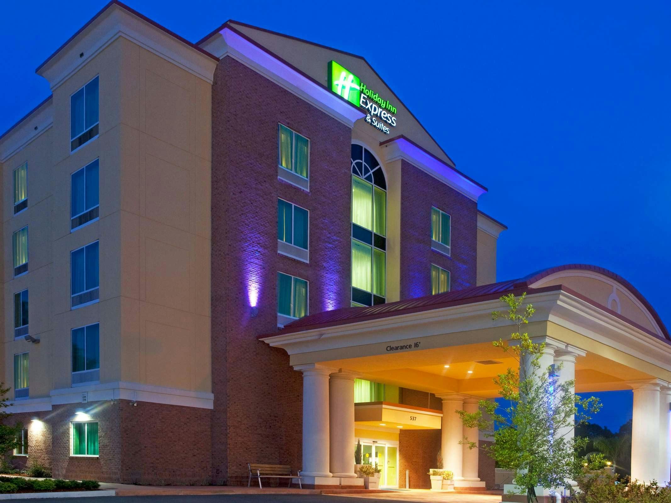 Holiday Inn Express Hotel & Suites Chaffee Jacksonville West