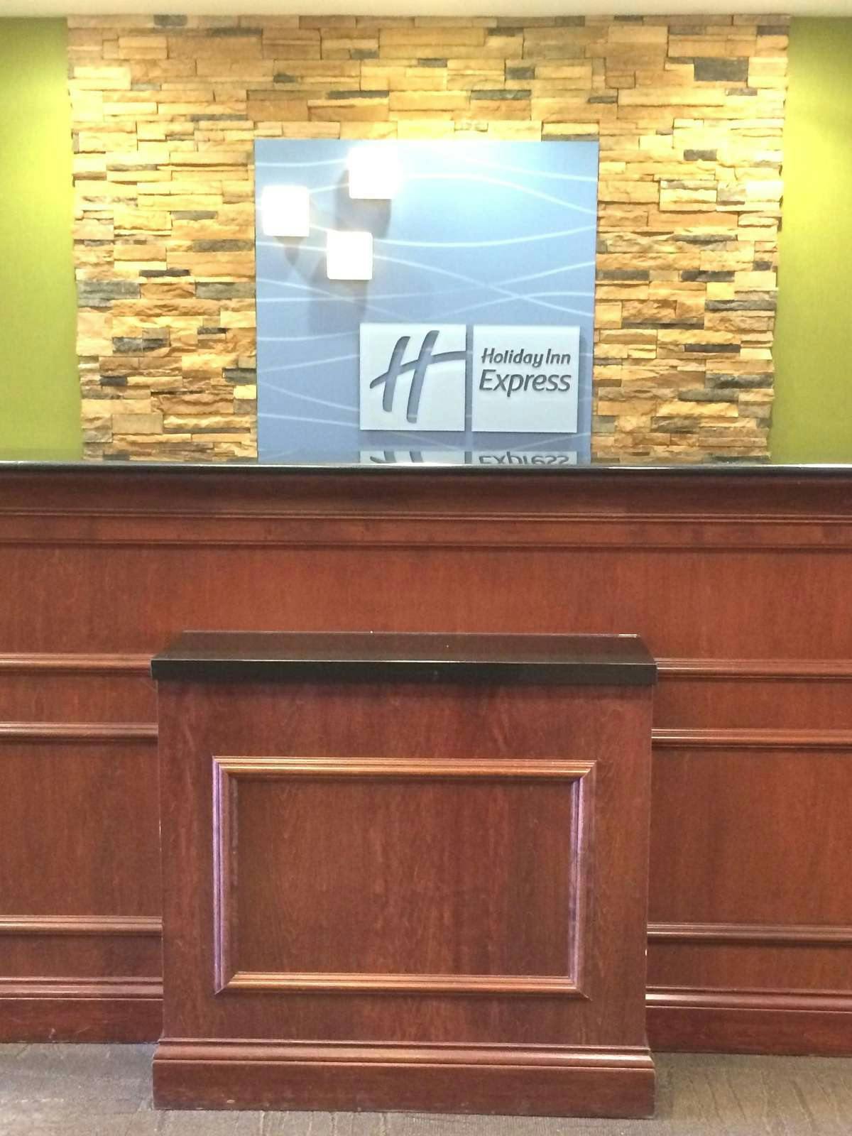 Hotel Holiday Inn Express Hotel & Suites Centerville photo 2