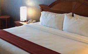 Holiday Inn Express Hotel & Suites Centerville