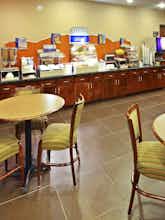 Hotel Holiday Inn Express Hotel & Suites Carthage photo 5