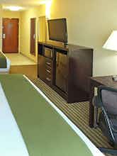 Hotel Holiday Inn Express Hotel & Suites Carthage photo 2