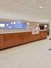 Hotel Holiday Inn Express Hotel & Suites Charleston Southridge photo 5