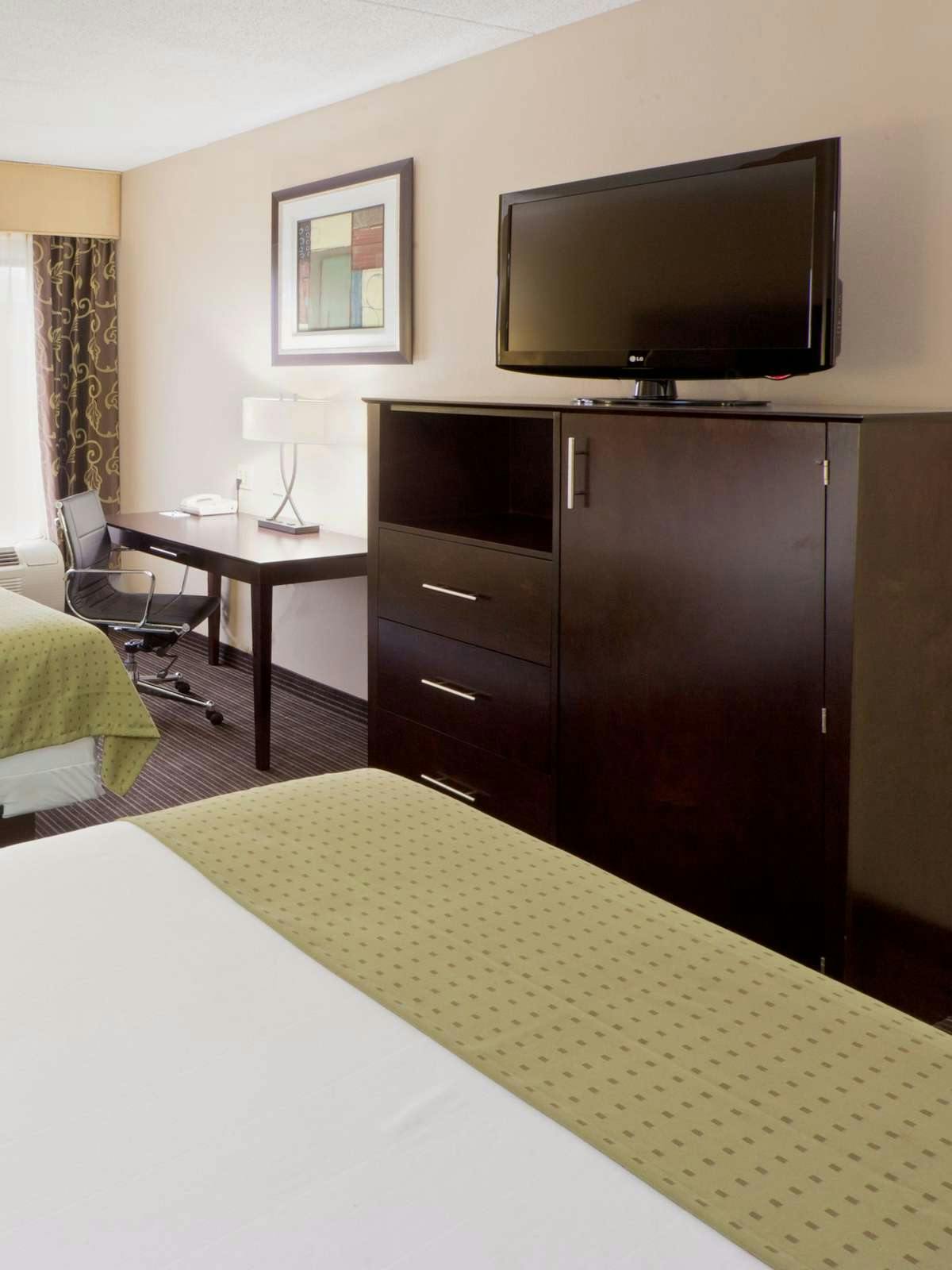 Hotel Holiday Inn Express Hotel & Suites Charleston Southridge photo 2