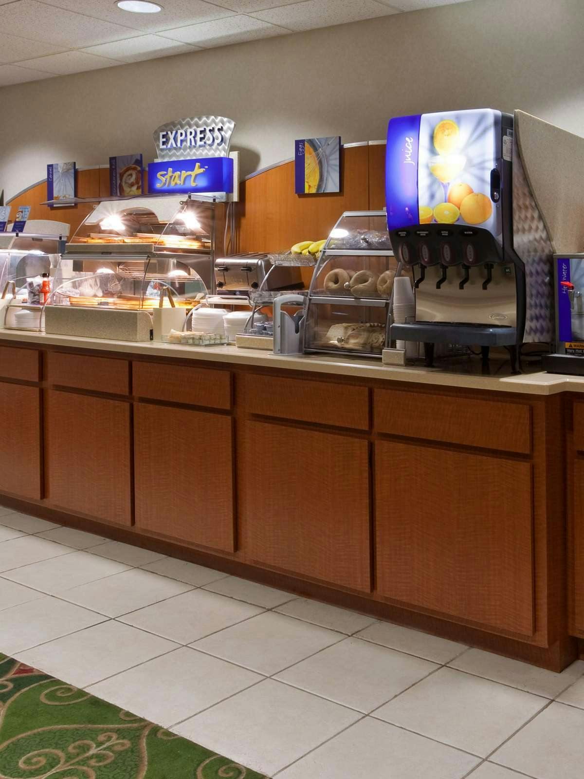 Hotel Holiday Inn Express Hotel & Suites Carson City photo 5