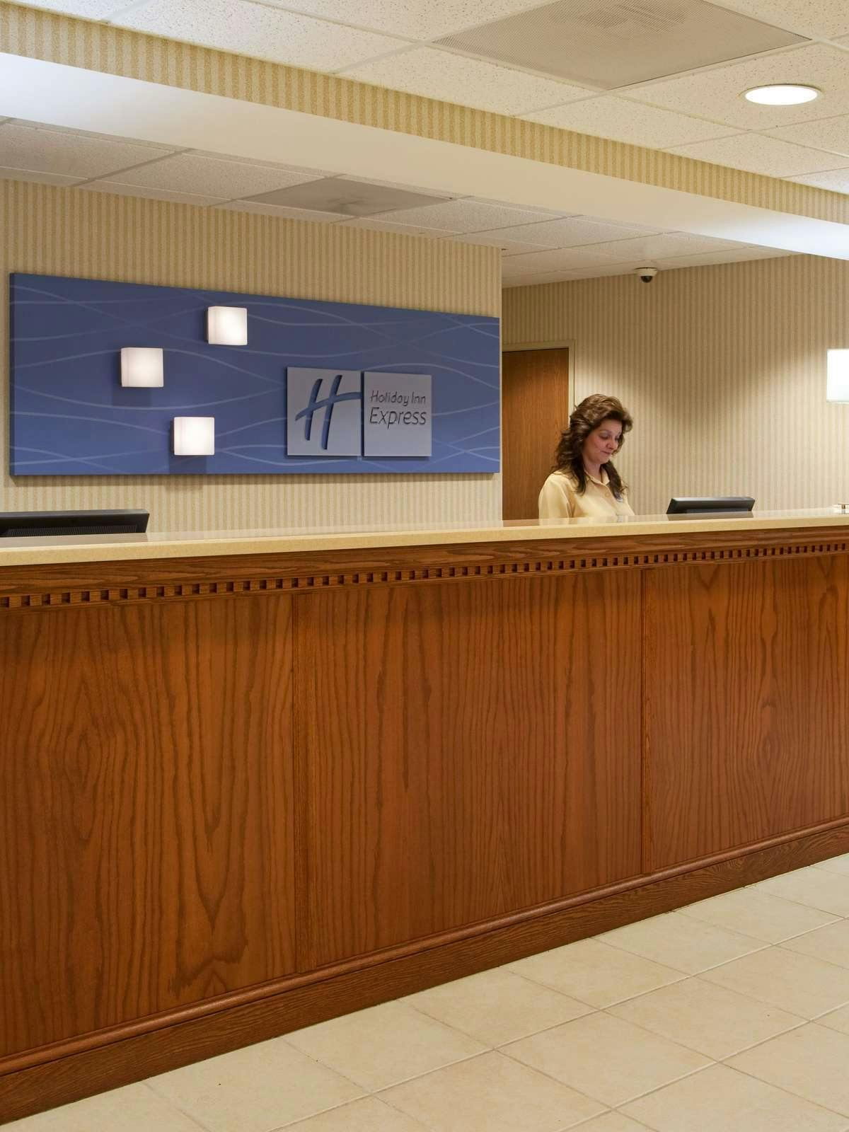 Hotel Holiday Inn Express Hotel & Suites Carson City photo 4