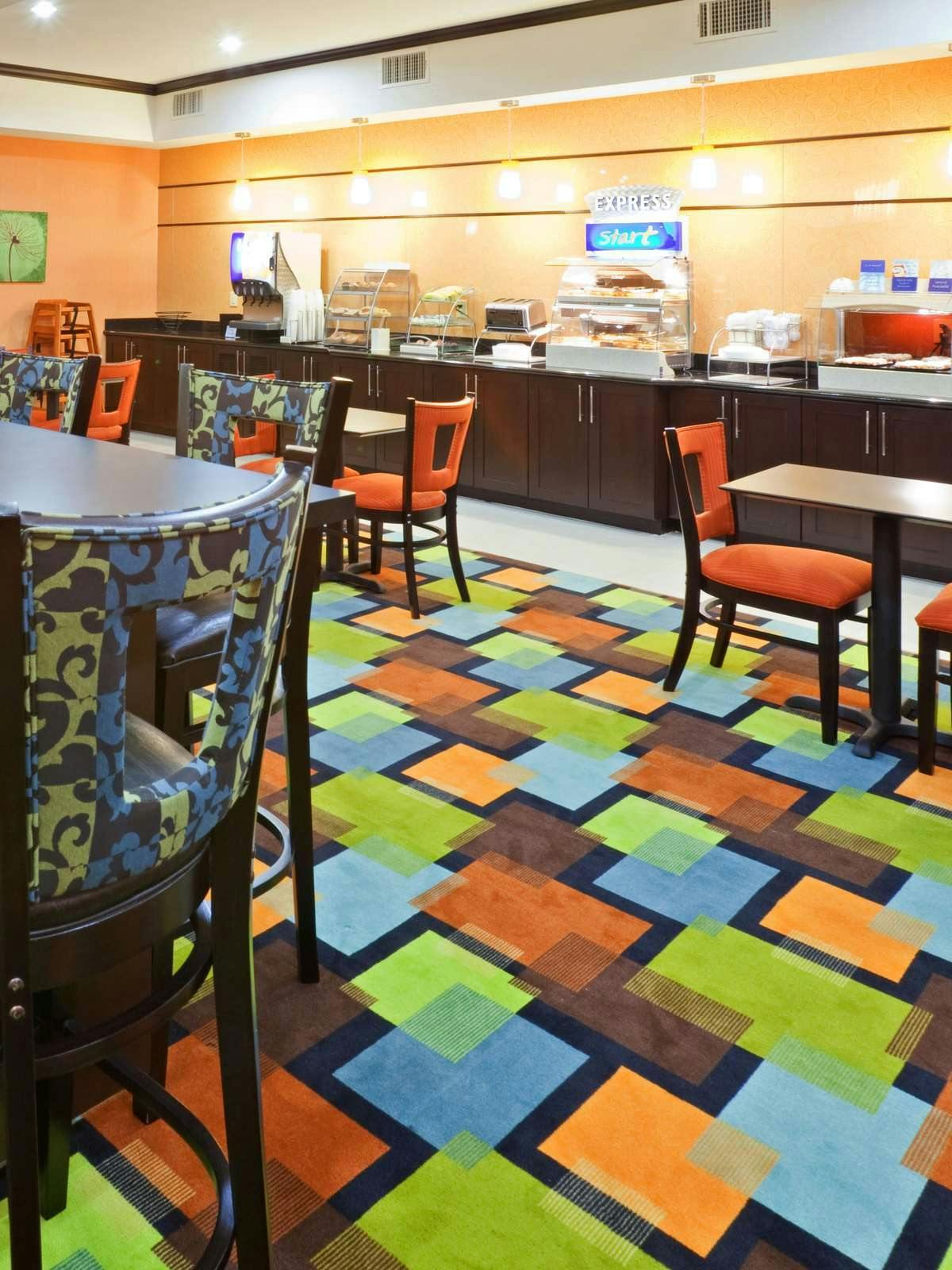 Hotel Holiday Inn Express Hotel & Suites Dallas West photo 3