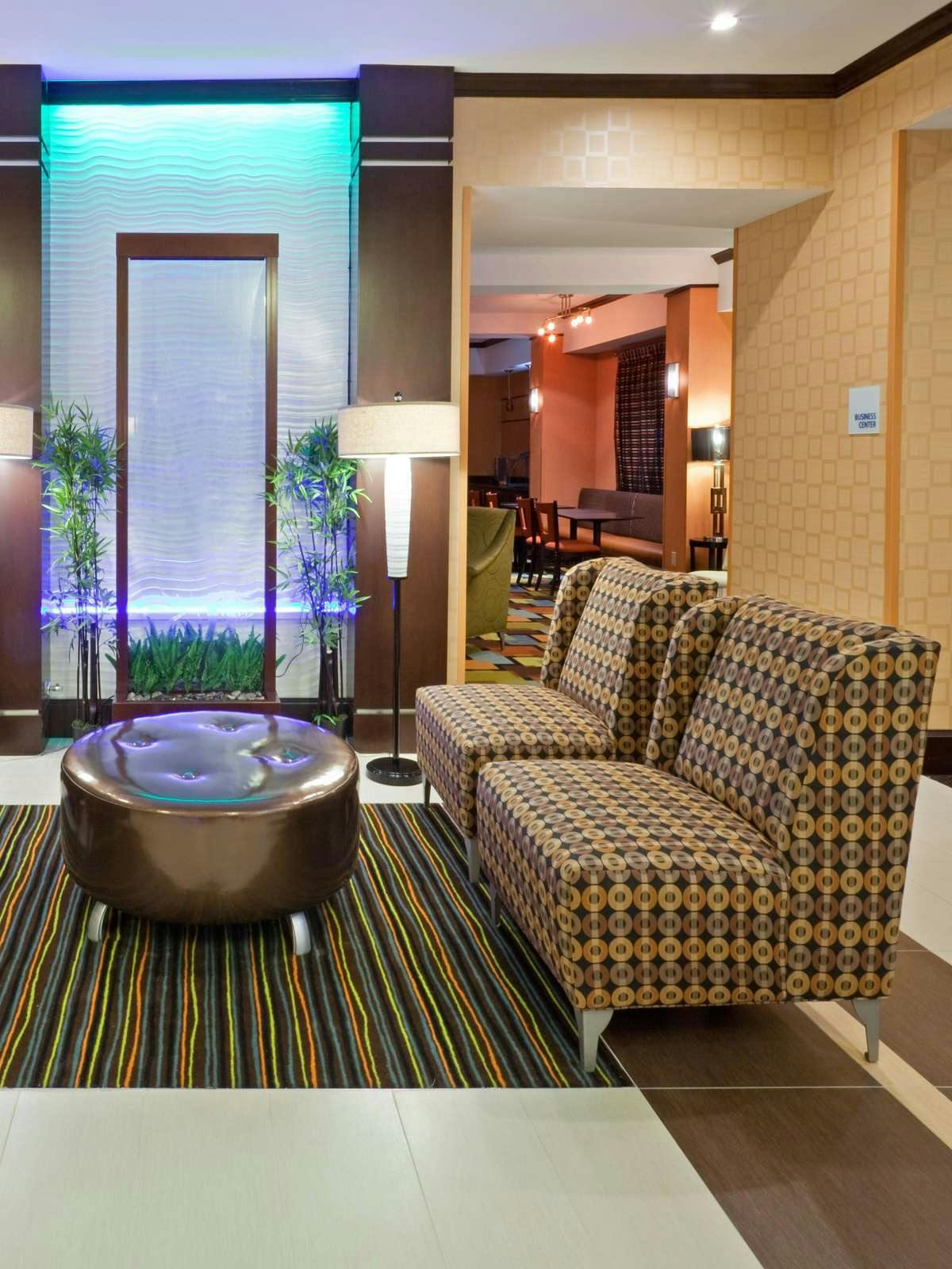Hotel Holiday Inn Express Hotel & Suites Dallas West photo 1