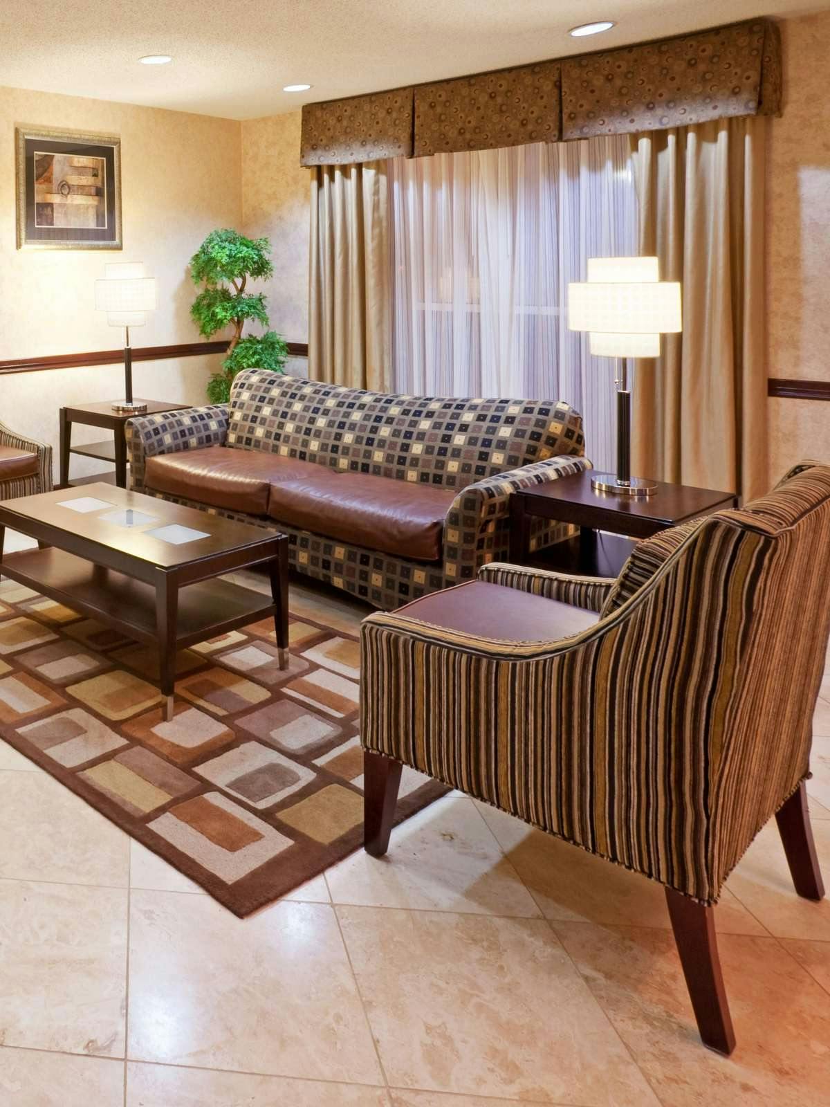 Hotel Holiday Inn Express Hotel & Suites Dallas Park Central Northeast photo 3