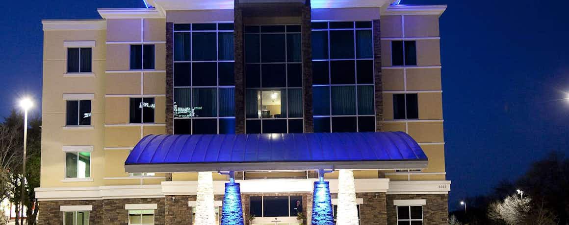 Holiday Inn Express Hotel & Suites Dallas North