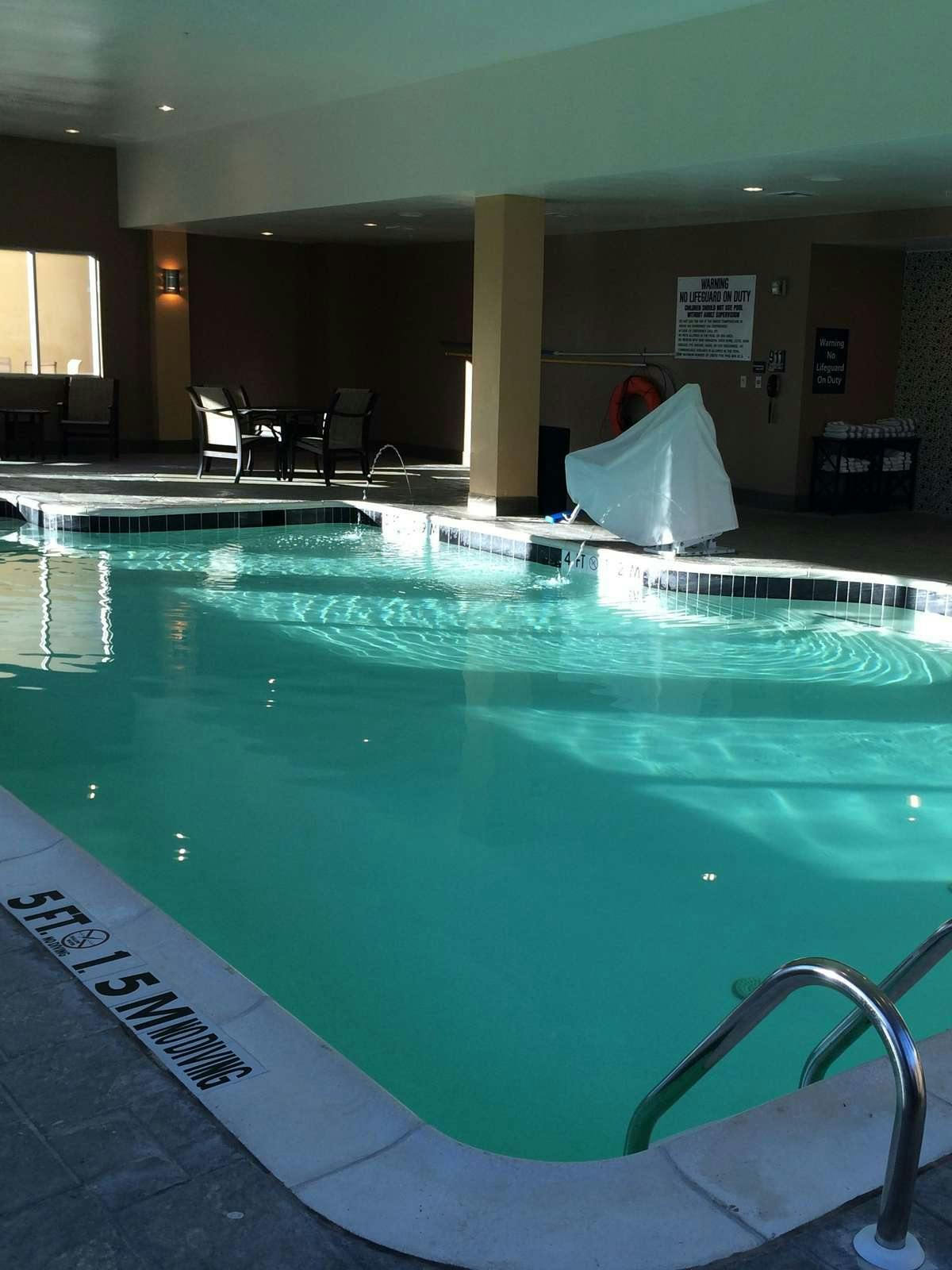 Hotel Holiday Inn Express & Suites North Dallas at Preston photo 5